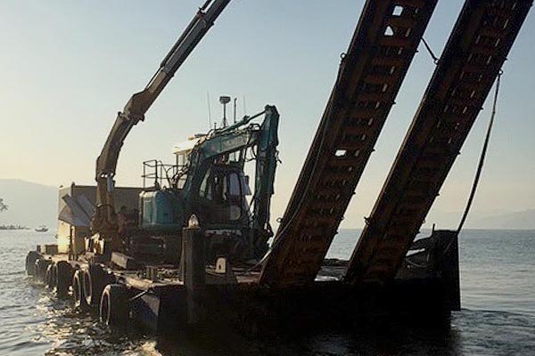 crane barge hire sydney and pittwater